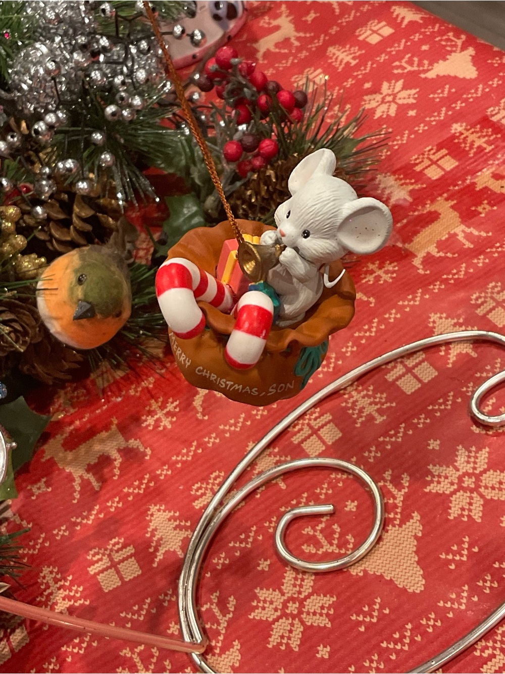 BR-1992 LUSTRE FAME MOUSE IN SANTA;S BAG CHRISTMAS ORNAMENT
